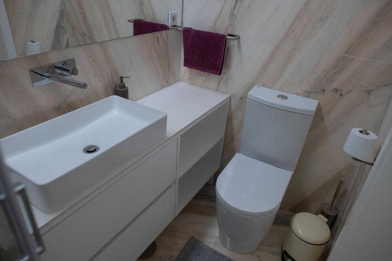 Spacious Studio W/ Balcony & Ac By Lovelystay Πόρτο Εξωτερικό φωτογραφία