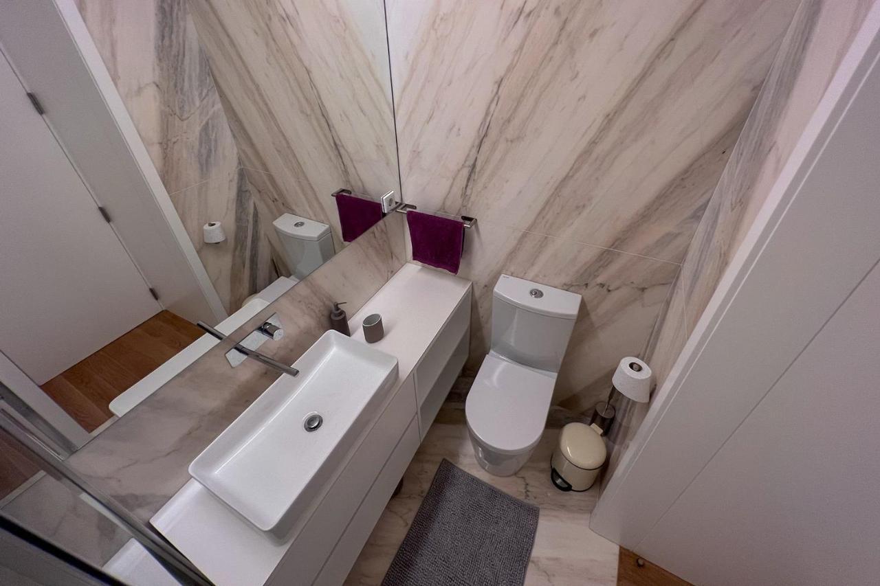 Spacious Studio W/ Balcony & Ac By Lovelystay Πόρτο Εξωτερικό φωτογραφία