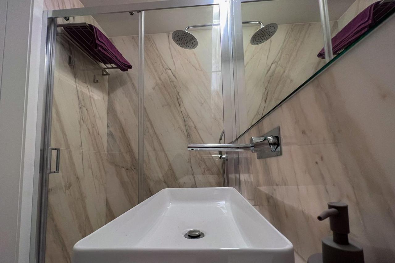 Spacious Studio W/ Balcony & Ac By Lovelystay Πόρτο Εξωτερικό φωτογραφία